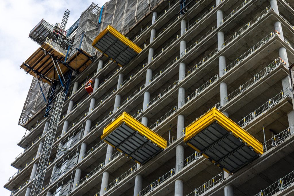 Plataforma de carga en estructura de hormigon